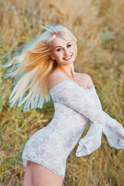 Yuliya 30 years old Ukraine Nikolaev, Russian bride profile, meetbrides.online