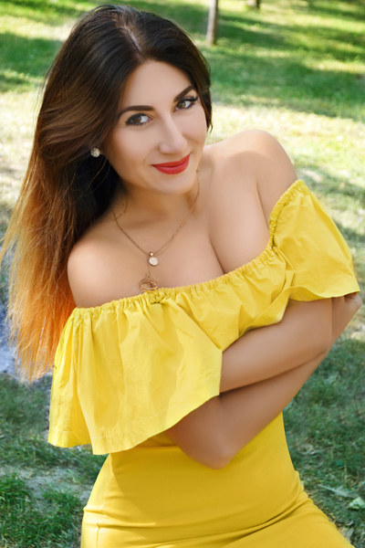 Yuliya 30 years old Ukraine Nikolaev, Russian bride profile, meetbrides.online