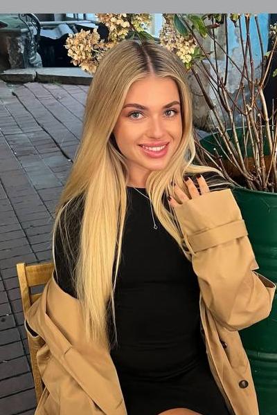 Alina 28 years old Ukraine Kiev, Russian bride profile, meetbrides.online Alina 28 years old Ukraine Kiev, Russian bride profile, meetbrides.online