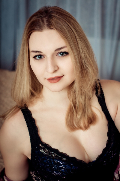 Oksana 27 years old Ukraine Nikolaev, Russian bride profile, meetbrides.online