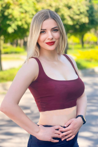 Olena 29 years old Ukraine Kremenchuk, Russian bride profile, meetbrides.online