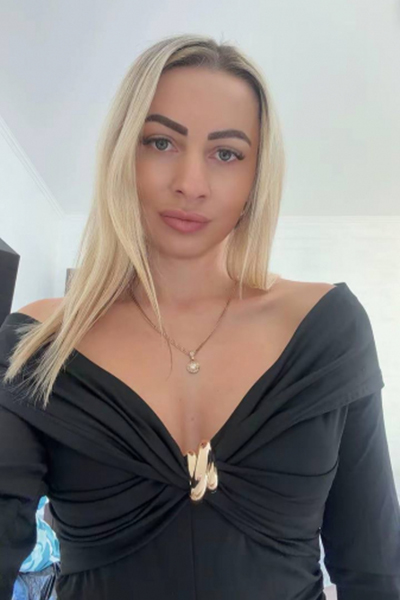 Alina, 33