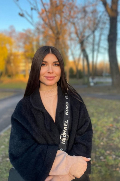 Marina, 33