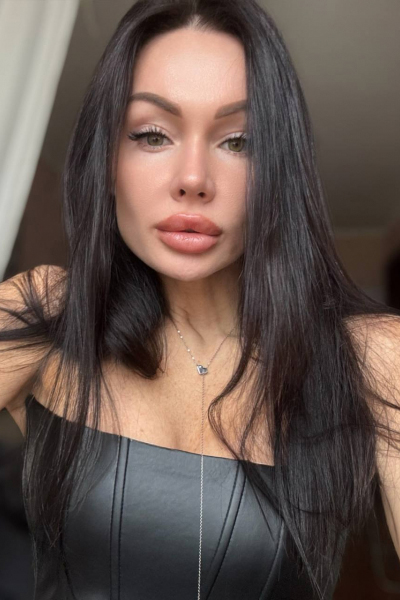 Viktoriya, 32