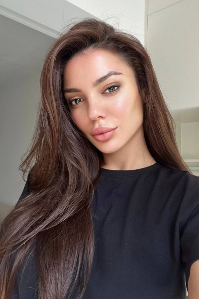 Vera, 32