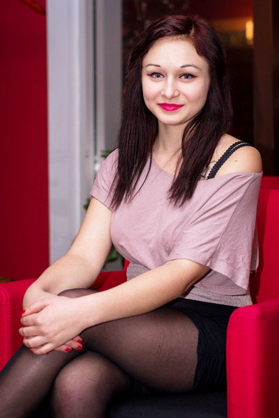 Yuliya 24 years old Ukraine Melitopol, Russian bride profile, meetbrides.online