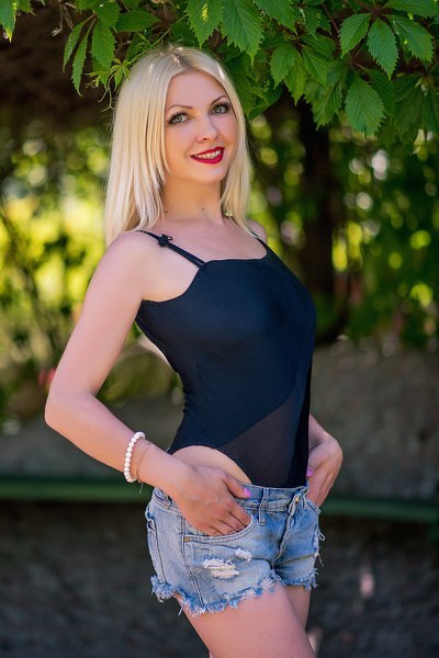 Valentina, 37