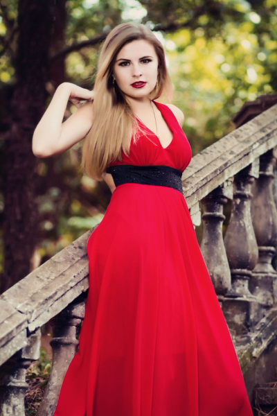 Evgeniya 29 years old Ukraine Zaporozhye, Russian bride profile, meetbrides.online