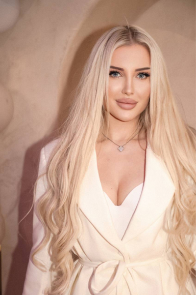 Olga, 27