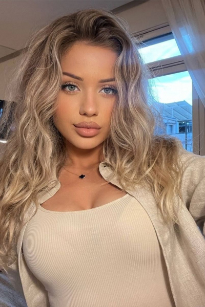 Anastasia, 27