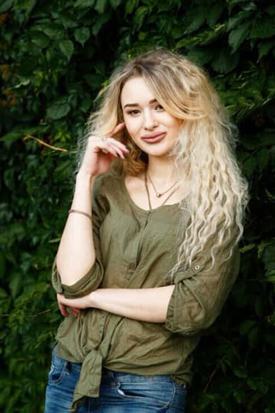 Marina 27 years old Ukraine Uman', Russian bride profile, meetbrides.online
