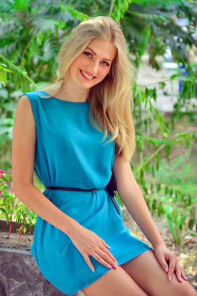 Alena 28 years old Ukraine Kharkov, Russian bride profile, meetbrides.online