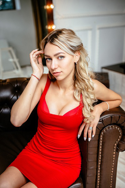 Yuliya 27 years old Ukraine Kharkov, Russian bride profile, meetbrides.online