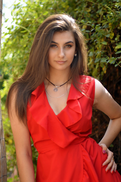 Amina 23 years old Ukraine Kharkiv, Russian bride profile, meetbrides.online