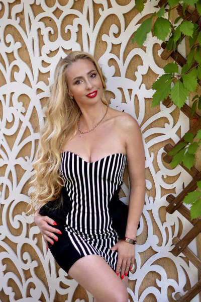 Elena 44 years old Ukraine Kharkov, Russian bride profile, meetbrides.online