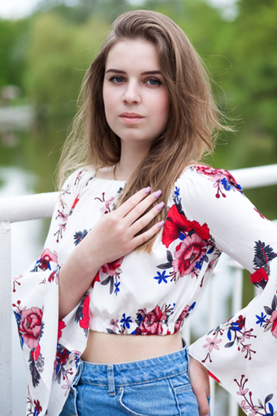 Yuliya 26 years old Ukraine Zaporozhye, Russian bride profile, meetbrides.online